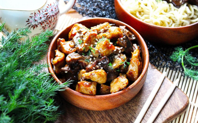 Pork with mushrooms in soy sauce