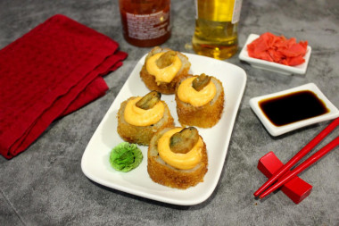 Baked tempura rolls with mussels