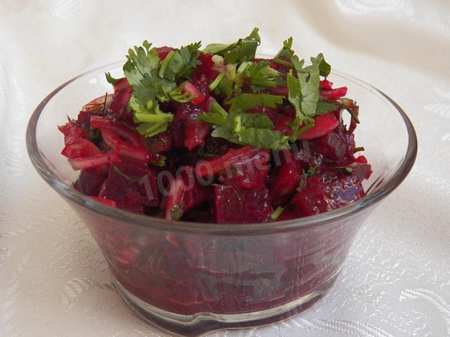 Georgian beetroot salad with pepper and herbs