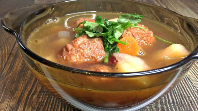 Red bean Meatball soup with tomatoes