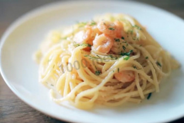 Seafood pasta with cream cheese