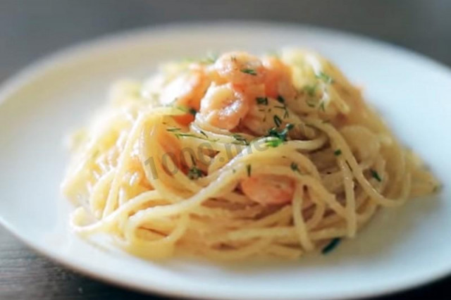 Seafood pasta with cream cheese