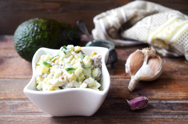 Salad with beef and pickled cucumbers