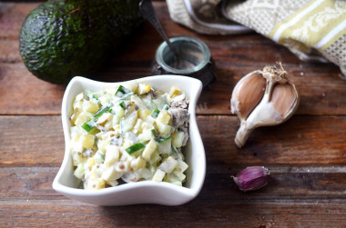 Salad with beef and pickled cucumbers