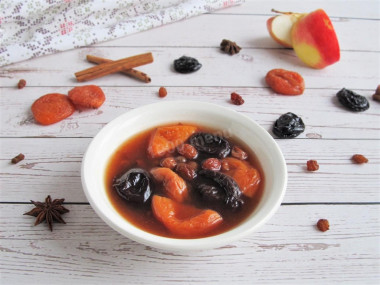 Sweet dried fruit soup