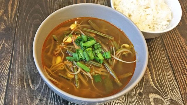 Korean spicy Yukkedian soup (Yukkejan)