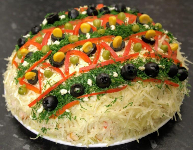 Layered salad with chicken for the holiday