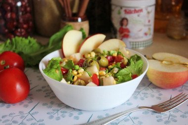 Salad with corn and apples