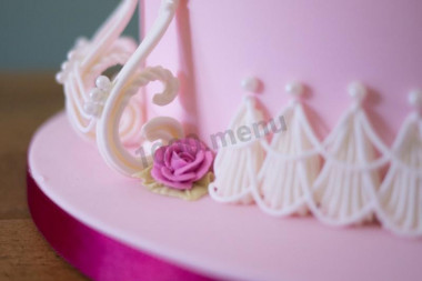 Royal icing for the cake