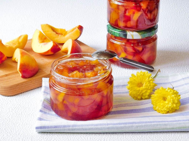 Nectarine jam for winter