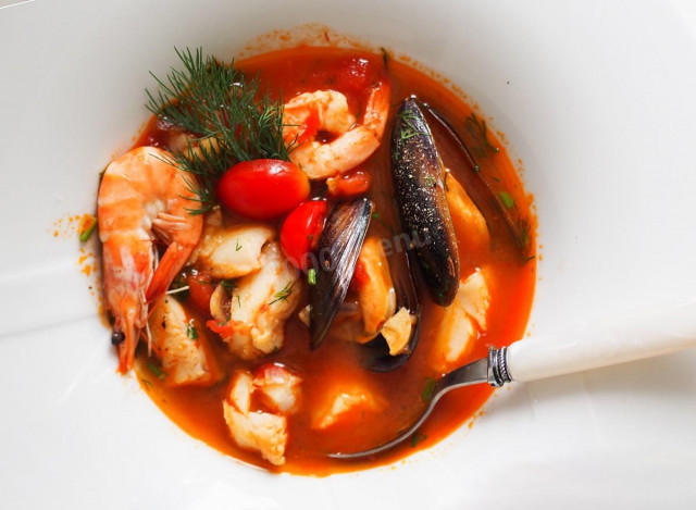 Soup with shrimp and mussels