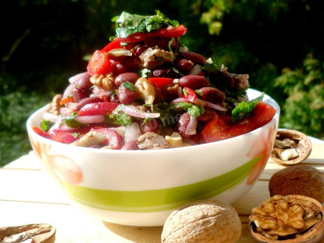 Tbilisi salad with pork