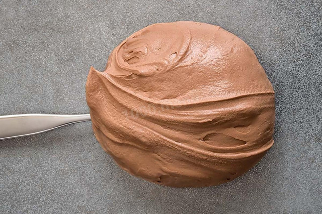 Chocolate cream sundae