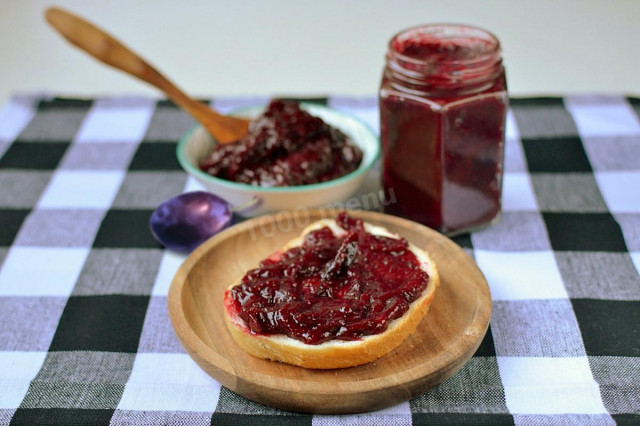 Frozen plum jam for winter