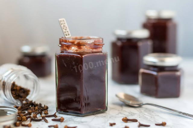 Plum jam with chocolate for winter