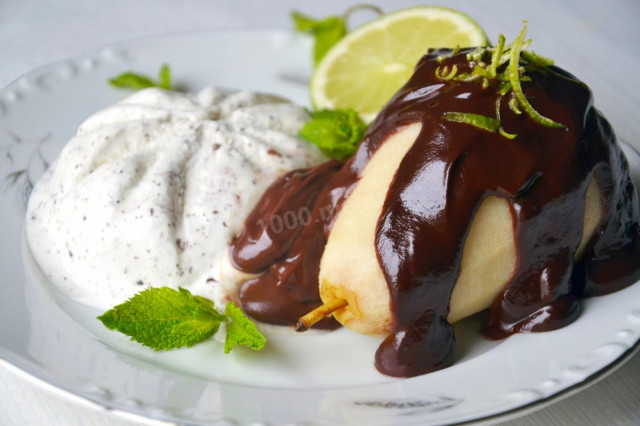 Pears in lime syrup with chocolate Cream sauce
