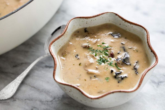 Cream cheese soup with mushrooms