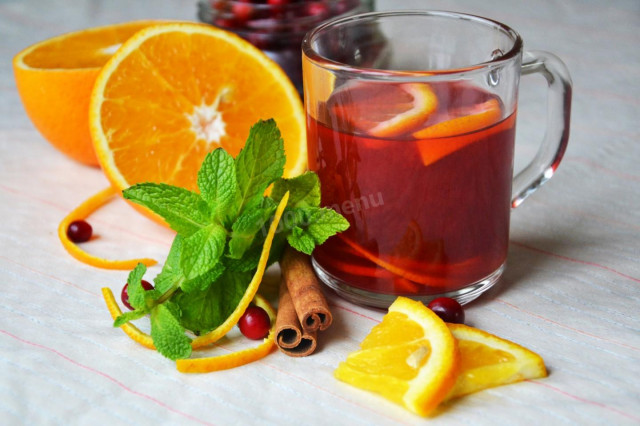 Lingonberry juice with orange and cinnamon