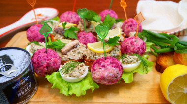 Fish balls with beetroot eggs and cheese