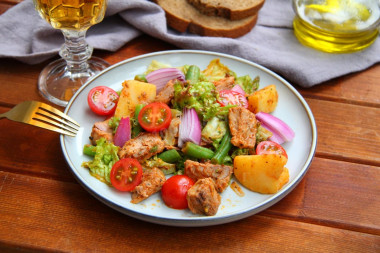 Spanish salad with tuna and potatoes