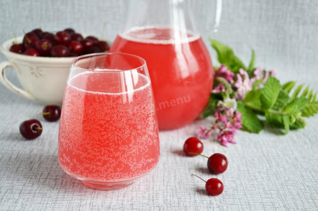 Cherry kvass