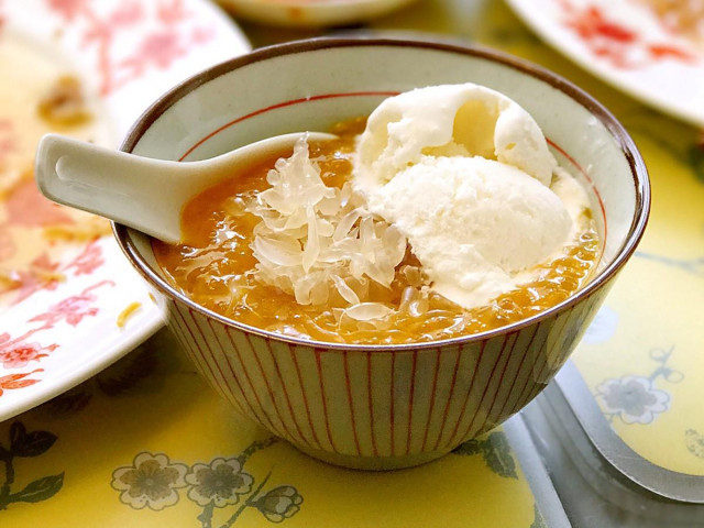 Chinese dessert with pumpkin, sago and pomelo