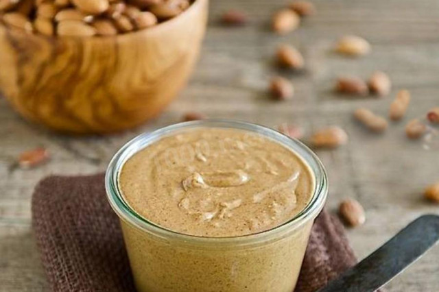 Peanut butter sauce for sandwiches