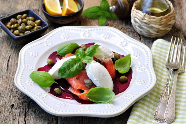 Salad with cottage cheese and salmon