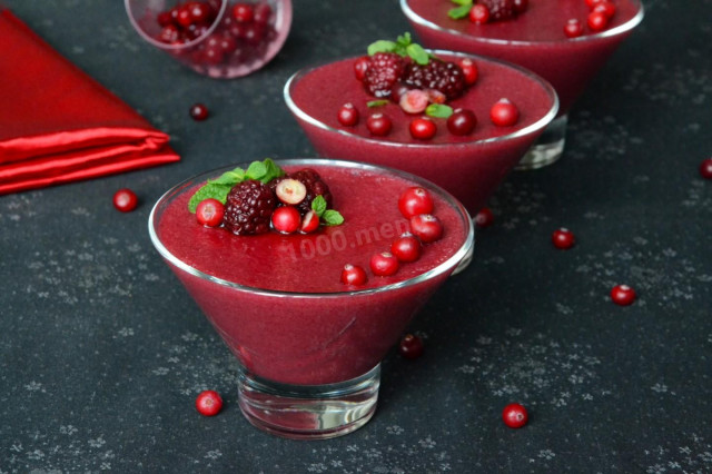 Berry mousse with blackberries and cranberries