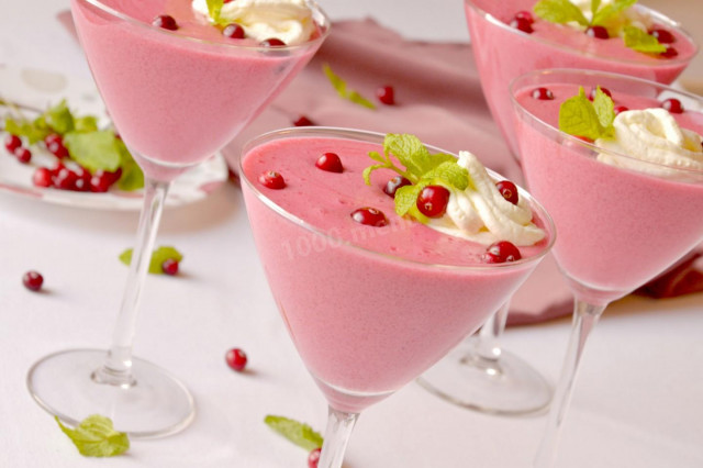 Cranberry mousse with semolina