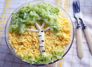 Birch salad with fresh cucumber and chicken