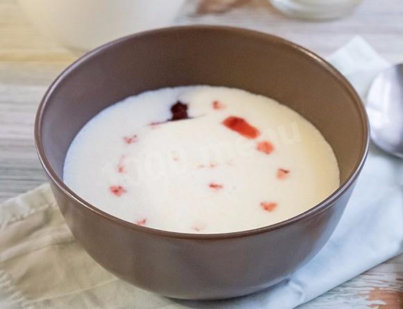 Liquid semolina porridge with sweet milk