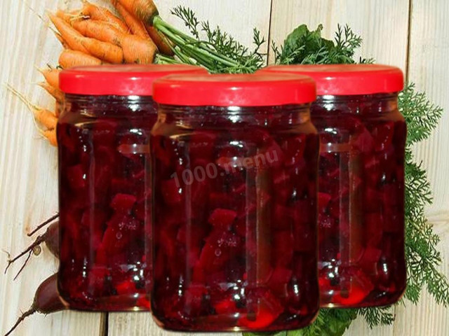 Pickled beetroot with horseradish