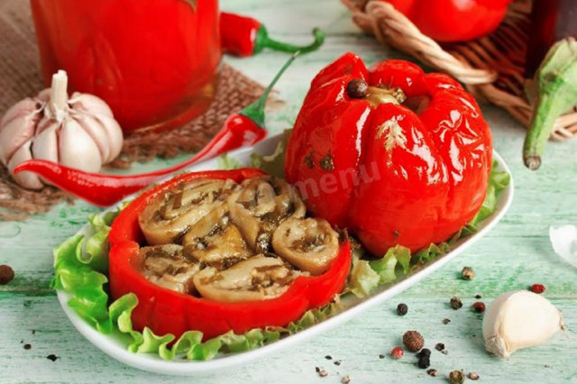 Pepper stuffed with garlic and eggplant for winter