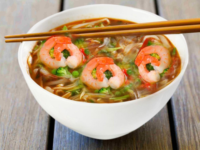 Pho soup with shrimp