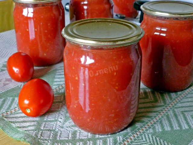 Tomato juice without vinegar with cloves for winter