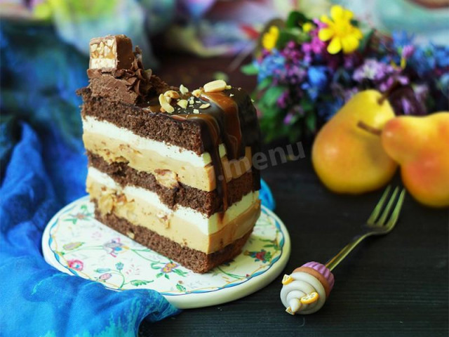 Snickers mousse cake