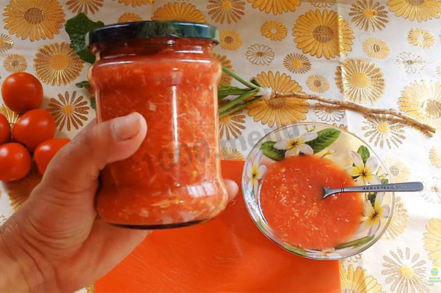 Horseradish without cooking for winter with tomatoes and garlic