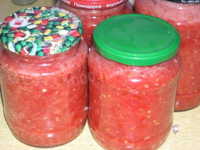 Gorloder without horseradish with garlic and tomatoes for the winter