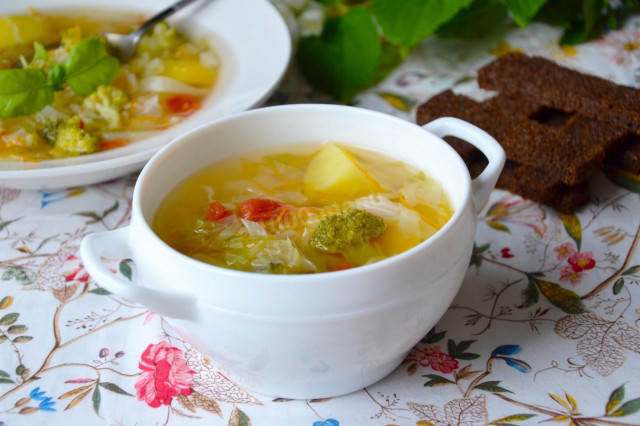 Vegetable soup with cabbage and millet