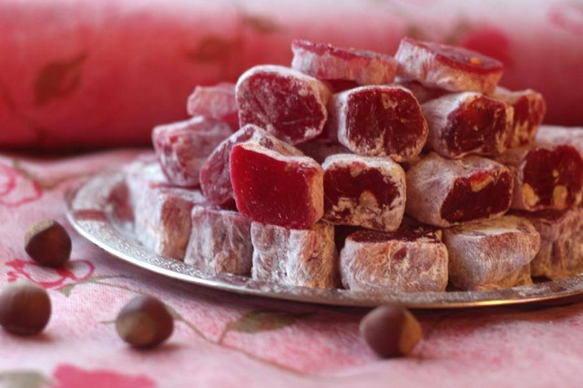 Turkish delight with nuts