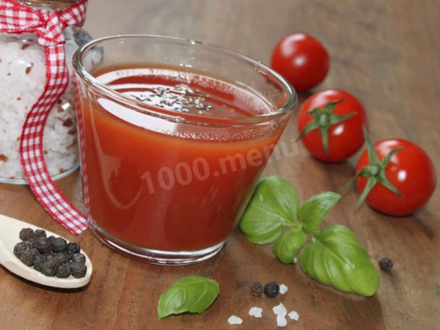 Tomato juice with salt
