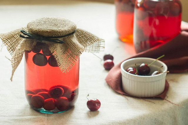Cherry compote with seeds for winter