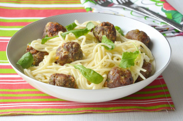 Spaghetti with meatballs from veal
