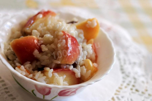 Sweet rice with apples