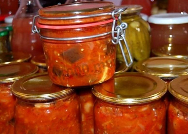 Pickle for winter with tomato paste