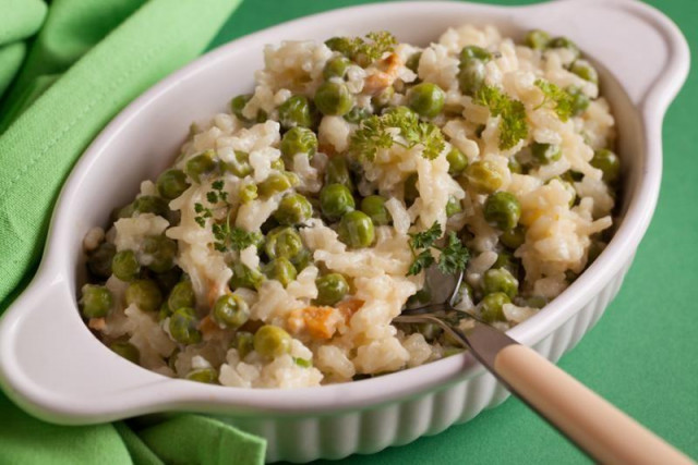 Risi e bizi (risotto with green peas)