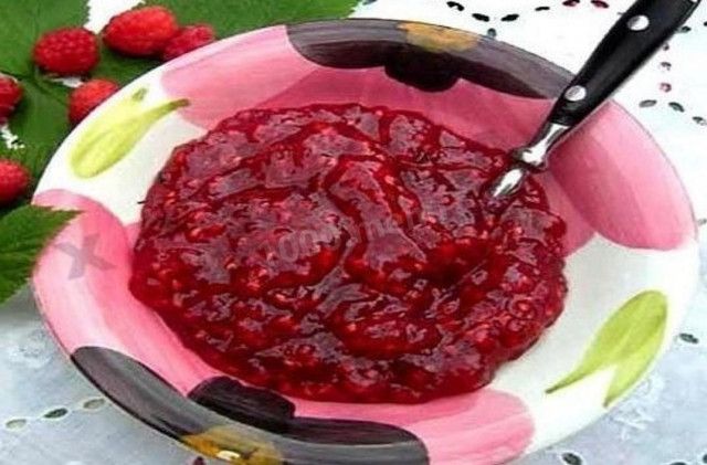 Raspberry berry jam with lemon juice