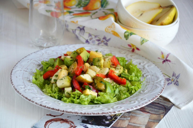 Avocado salad, pear and cheese