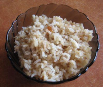 Rice kutya with raisins